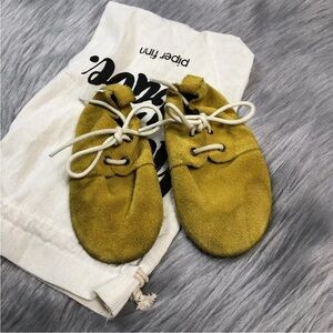 Play Condition Piper Finn Suede Mustard Lace Up Oxford Shoes 8